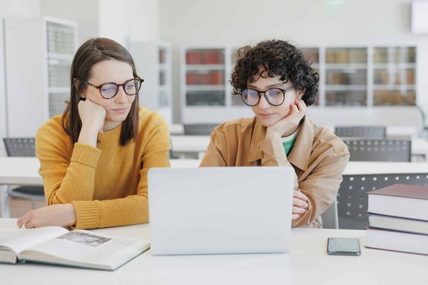 Apprendre à son rythme grâce à une formation CPF à distance